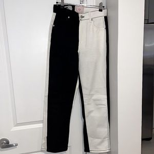 Revice sz 25 high waist black & white color block straight leg jean crop length